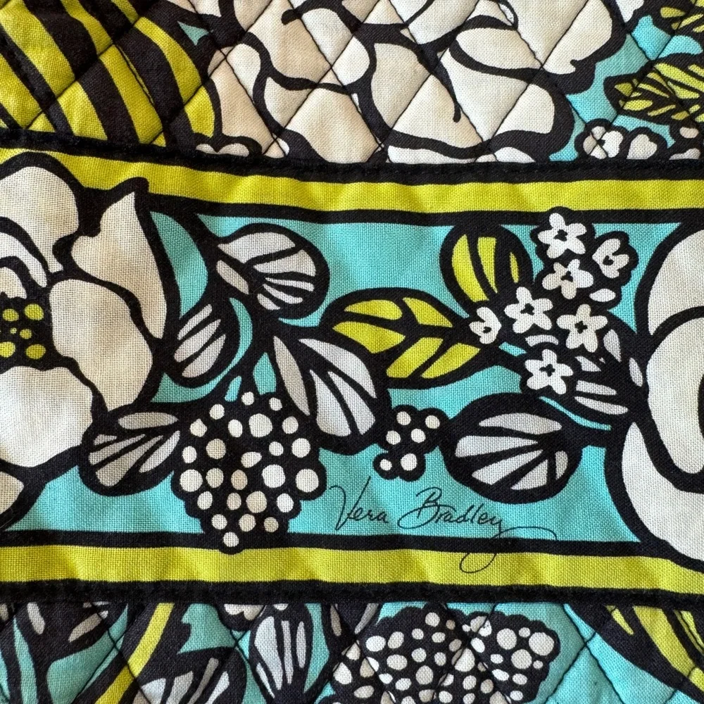 Vera Bradley Island Blooms Messenger Laptop Bag Blue White Floral 14.75x11x4.25‎